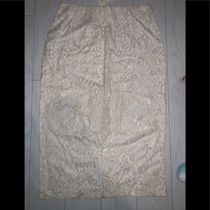 Egg wash mesh textured skirt